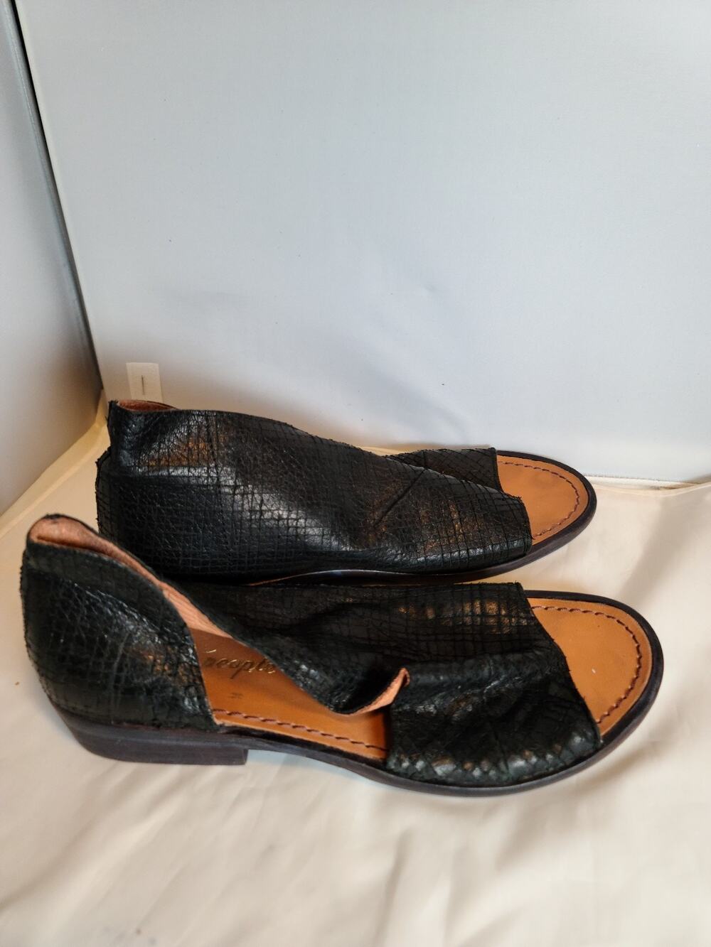 Free People Mont Blanc Black Stitched Leather Women Sandals Sz 38/ 7.5